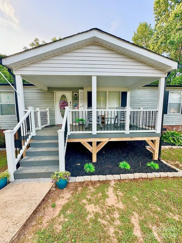 view of front facade with a porch