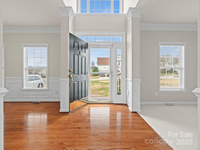 foyer with crown molding