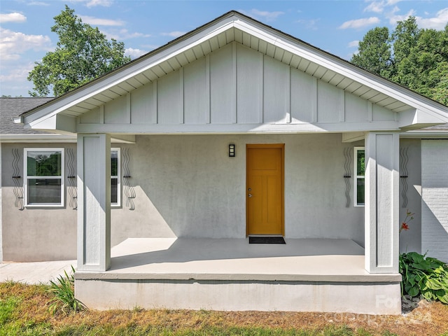 view of front of house with a porch