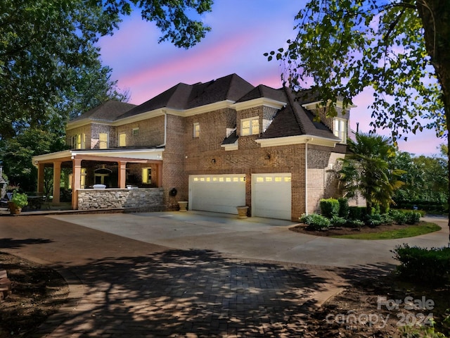 view of front facade featuring a garage