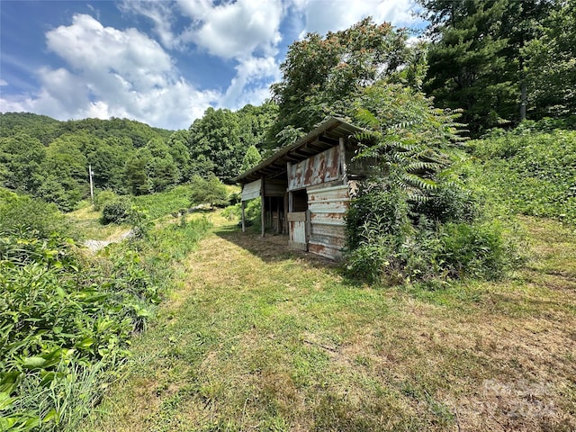 view of outbuilding