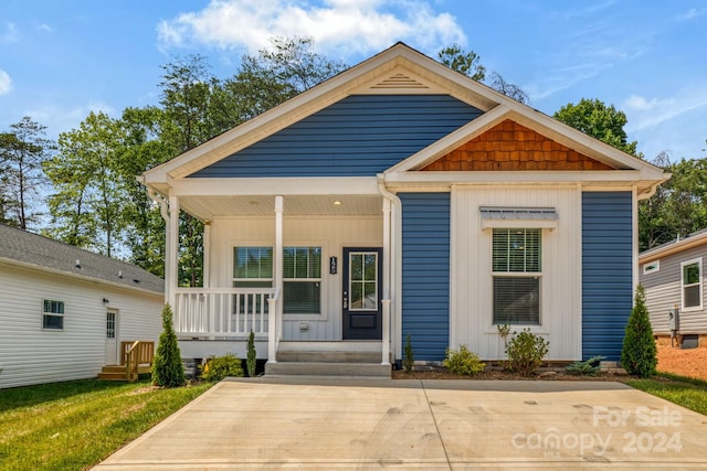 view of front of home featuring a porch