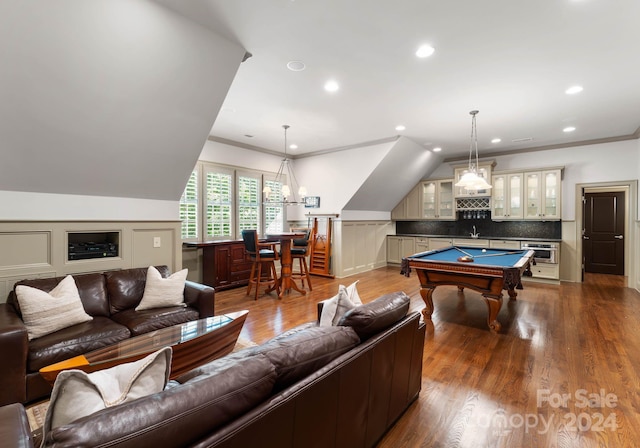 playroom with sink, wood-type flooring, ornamental molding, and billiards