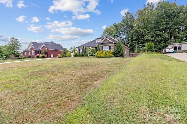 view of front of property with a front lawn