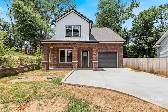 view of front facade featuring a garage