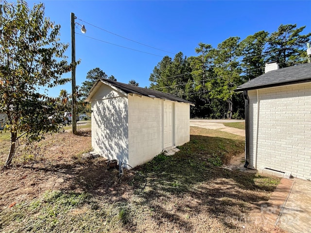 view of outbuilding