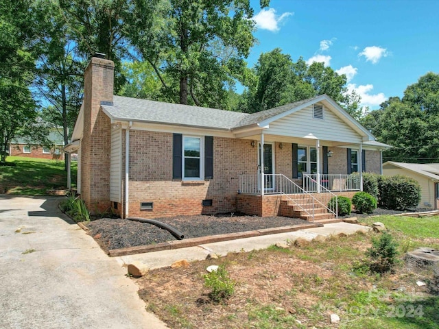 view of front of house with covered porch