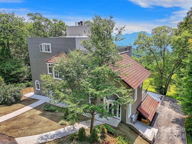 bird's eye view featuring a mountain view