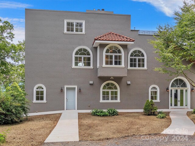 view of front facade with french doors