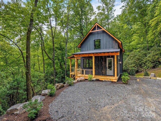 view of front of home with covered porch