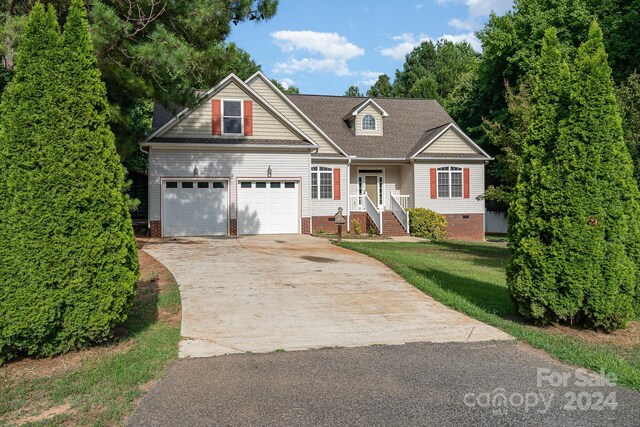 view of front facade featuring a garage