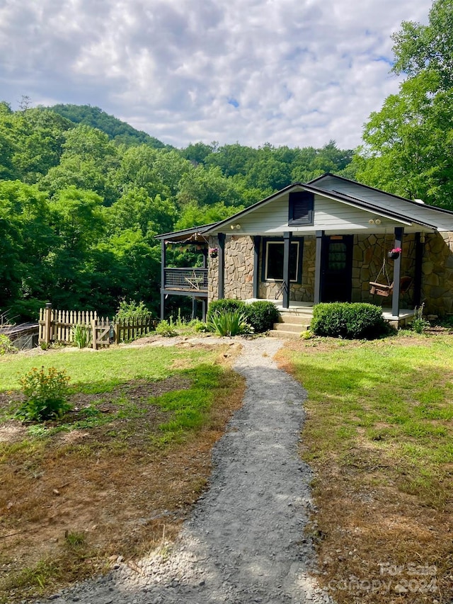 view of front of house with a front yard