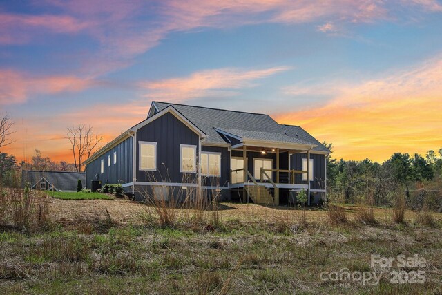 35 Haywood Park Dr, Hendersonville, NC 28791 - photo 4