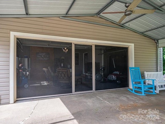 garage featuring ceiling fan