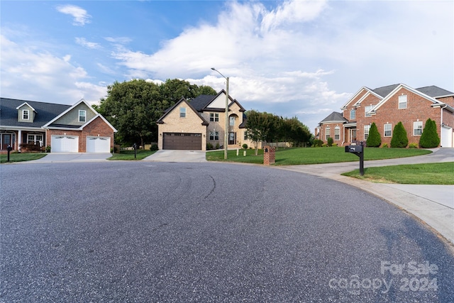 view of front of home with a front lawn