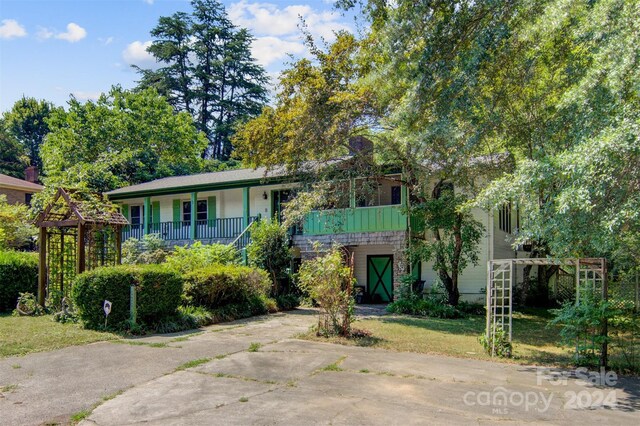 view of front of home