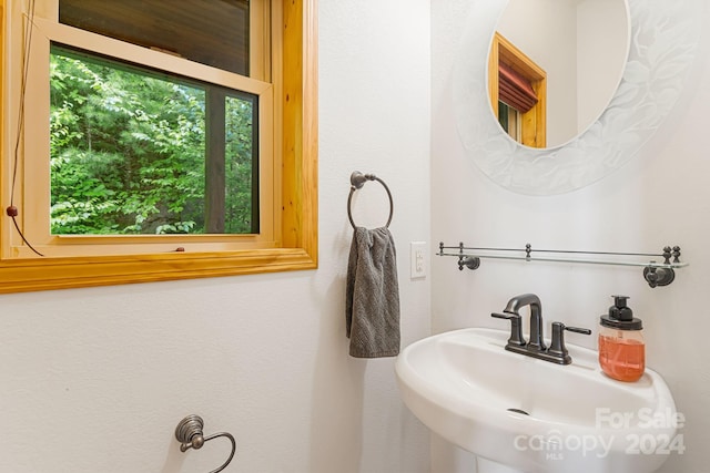 bathroom with sink