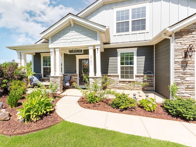 craftsman-style home featuring a porch