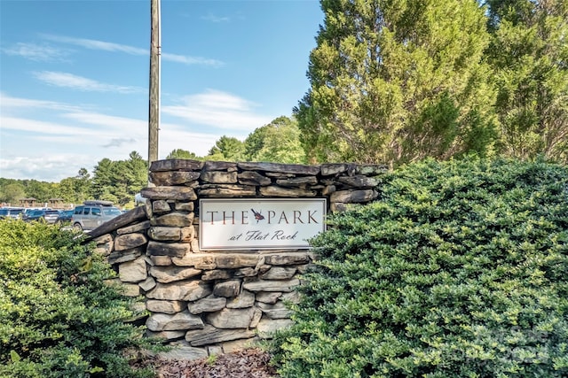 view of community / neighborhood sign