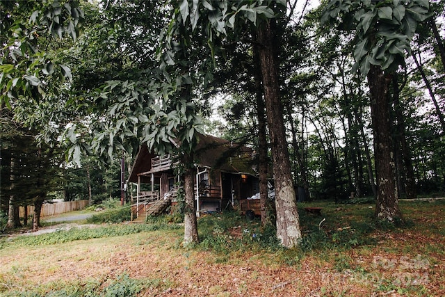 view of front of property featuring covered porch