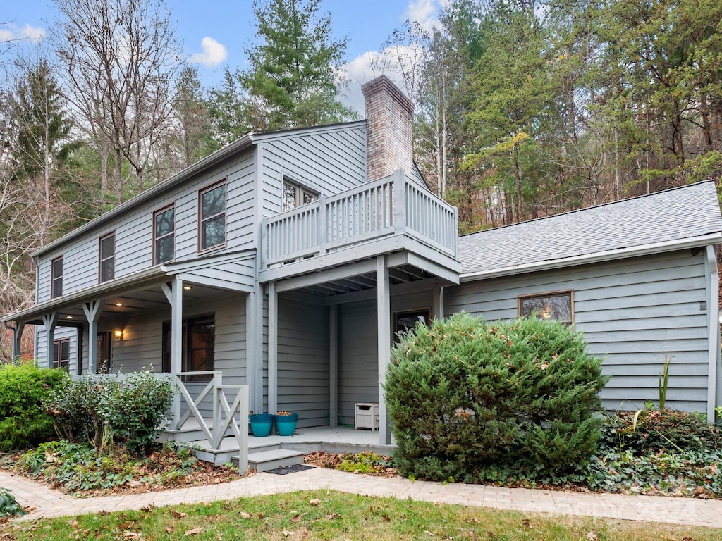 view of front of property