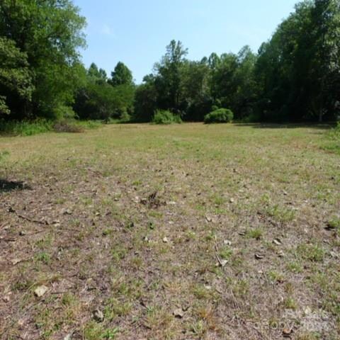 6139 W Pine St, Mount Airy, NC 27030