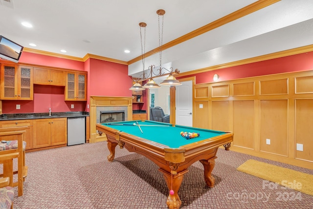 rec room with recessed lighting, a decorative wall, ornamental molding, light carpet, and a sink