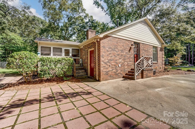 view of front of house featuring a patio area