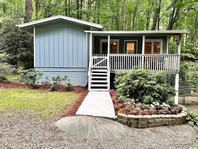 view of front facade featuring a porch