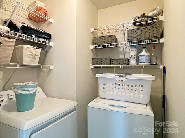 laundry room featuring laundry area and independent washer and dryer