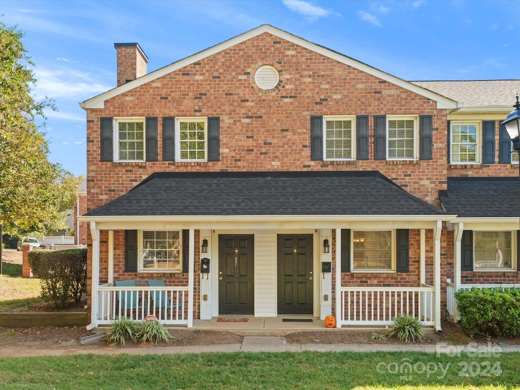 view of front of home with covered porch