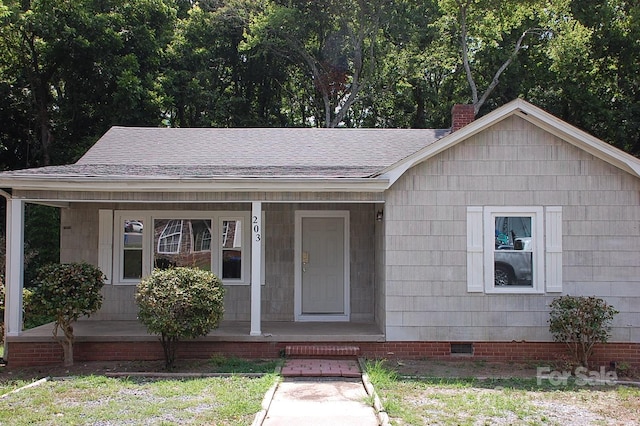 view of front facade with covered porch