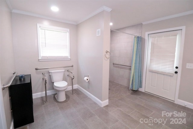 bathroom with a walk in shower, toilet, visible vents, baseboards, and ornamental molding