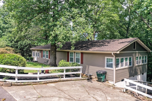 view of front of property