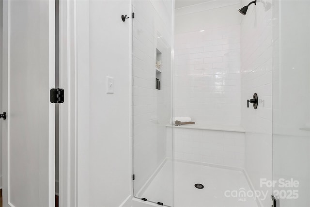 3230 Rogers St, Charlotte, NC 28208 - full bath featuring a shower stall