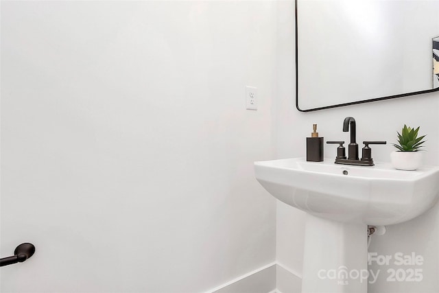 3230 Rogers St, Charlotte, NC 28208 - view of bathroom