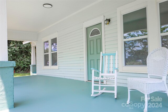 view of patio / terrace with covered porch