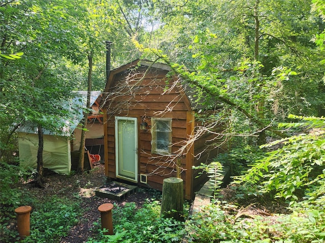 view of outbuilding