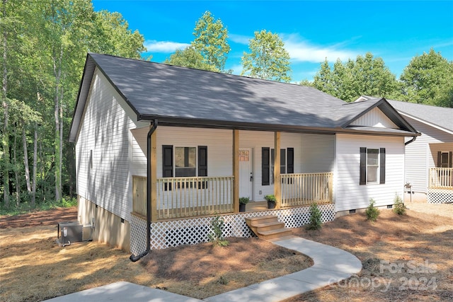 view of front of home featuring a porch