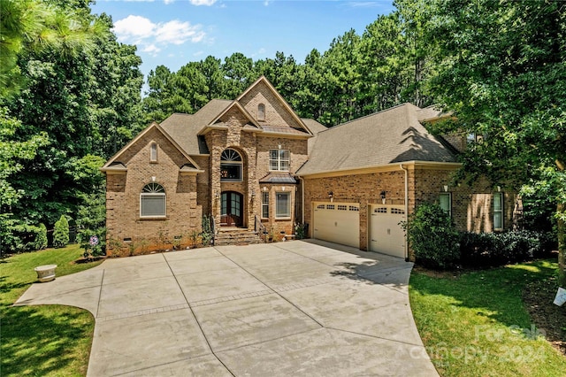 view of front of house featuring a front yard