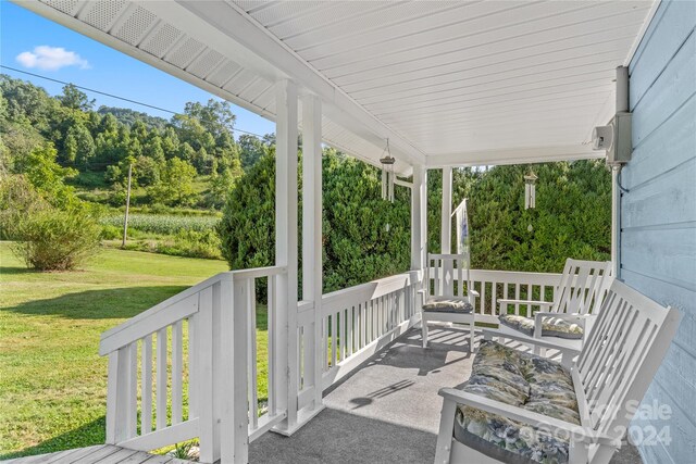 view of patio / terrace with covered porch