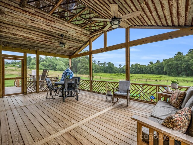 deck with ceiling fan