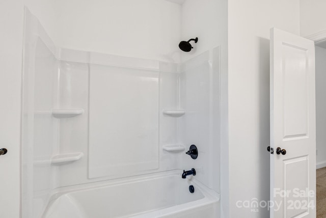 bathroom featuring shower / bath combination