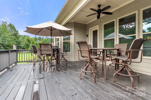 deck featuring ceiling fan