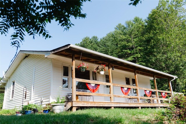 view of front of house featuring a porch