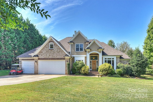 view of front of home featuring a front yard