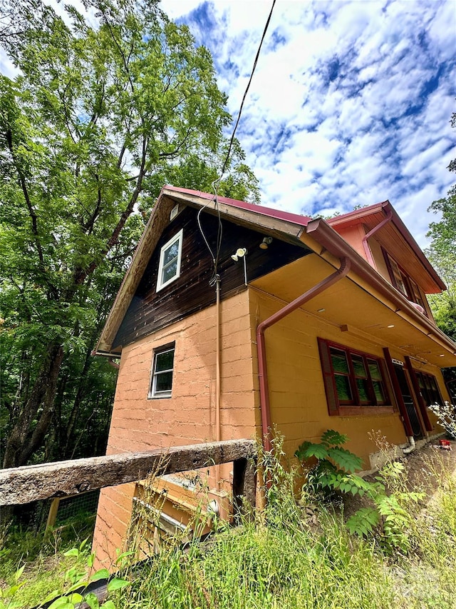 view of home's exterior