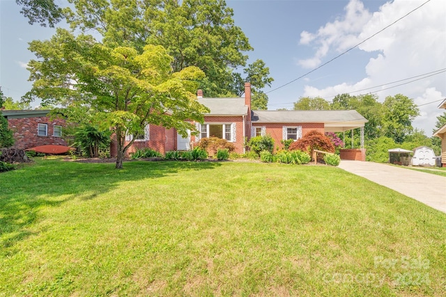 ranch-style home with a front yard