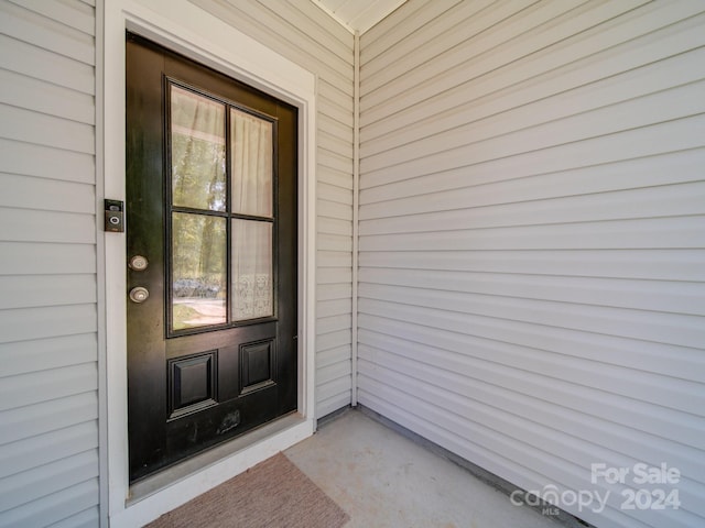 view of entrance to property