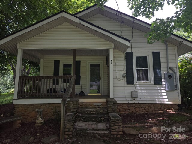 bungalow-style house with covered porch